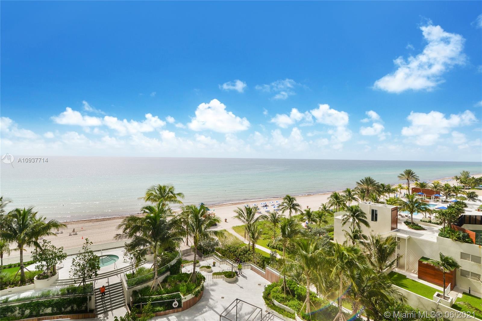 18975 Collins Ave #503