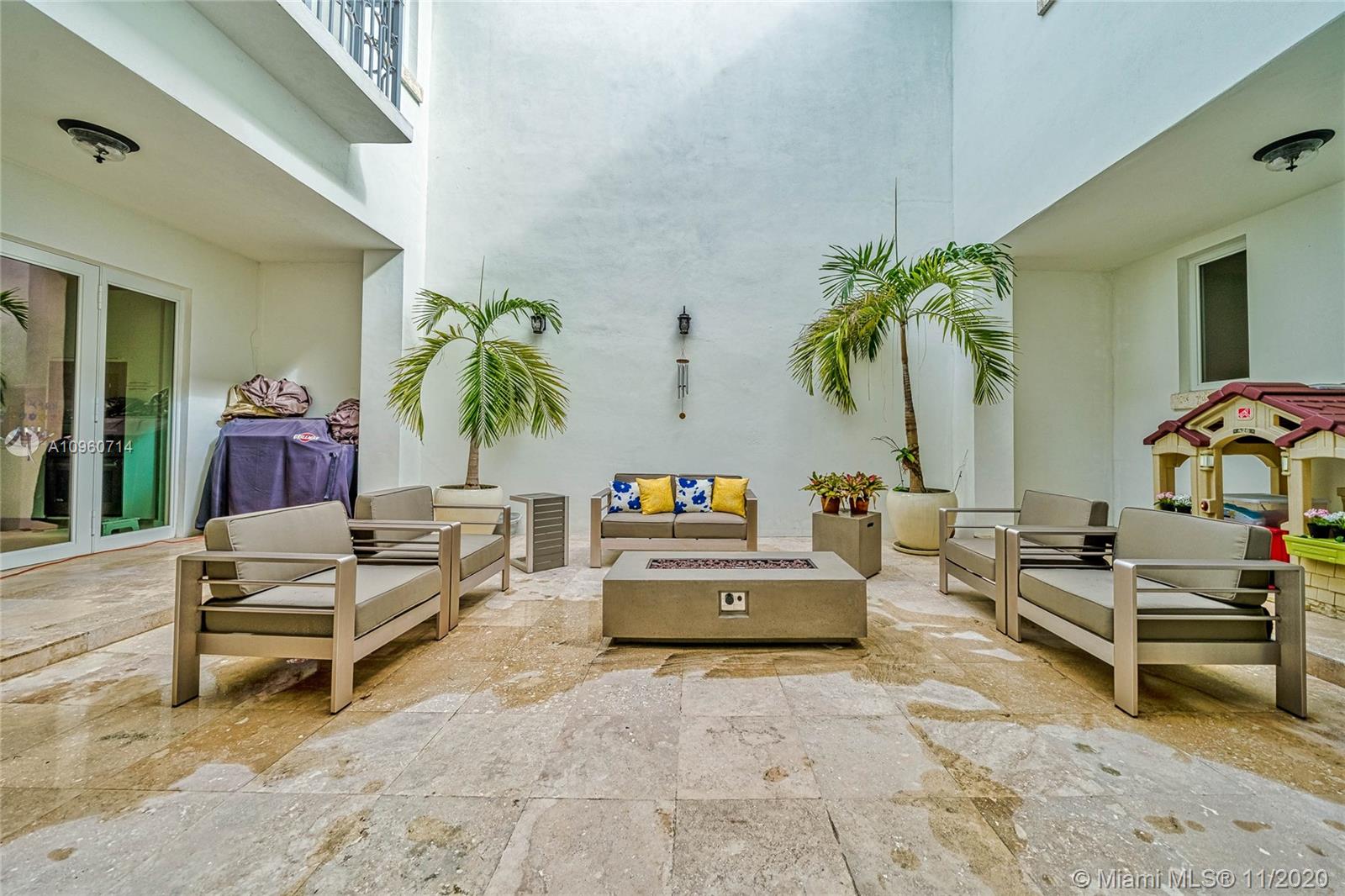 527 Anastasia Ave Coral Gables, FL 33134