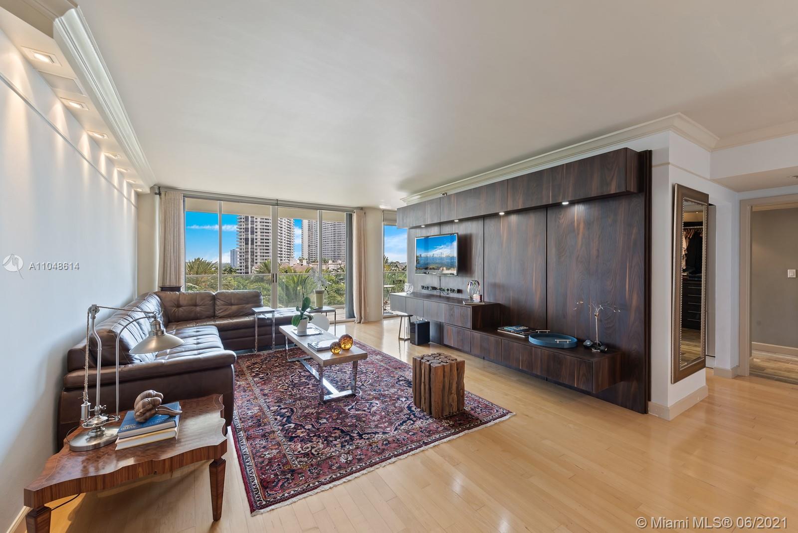 2800 ISLAND BLVD #703