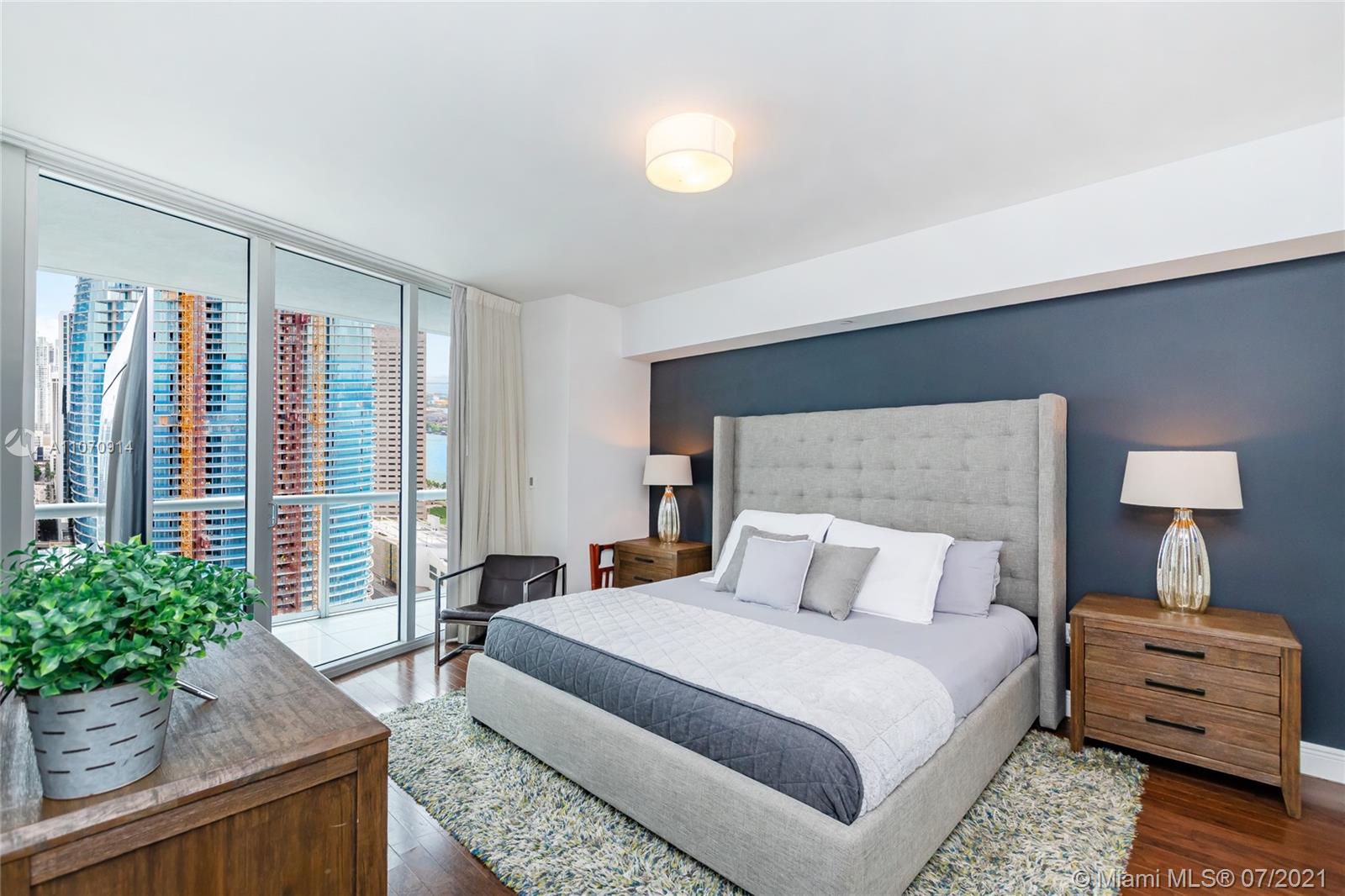 image ICON BRICKELL14