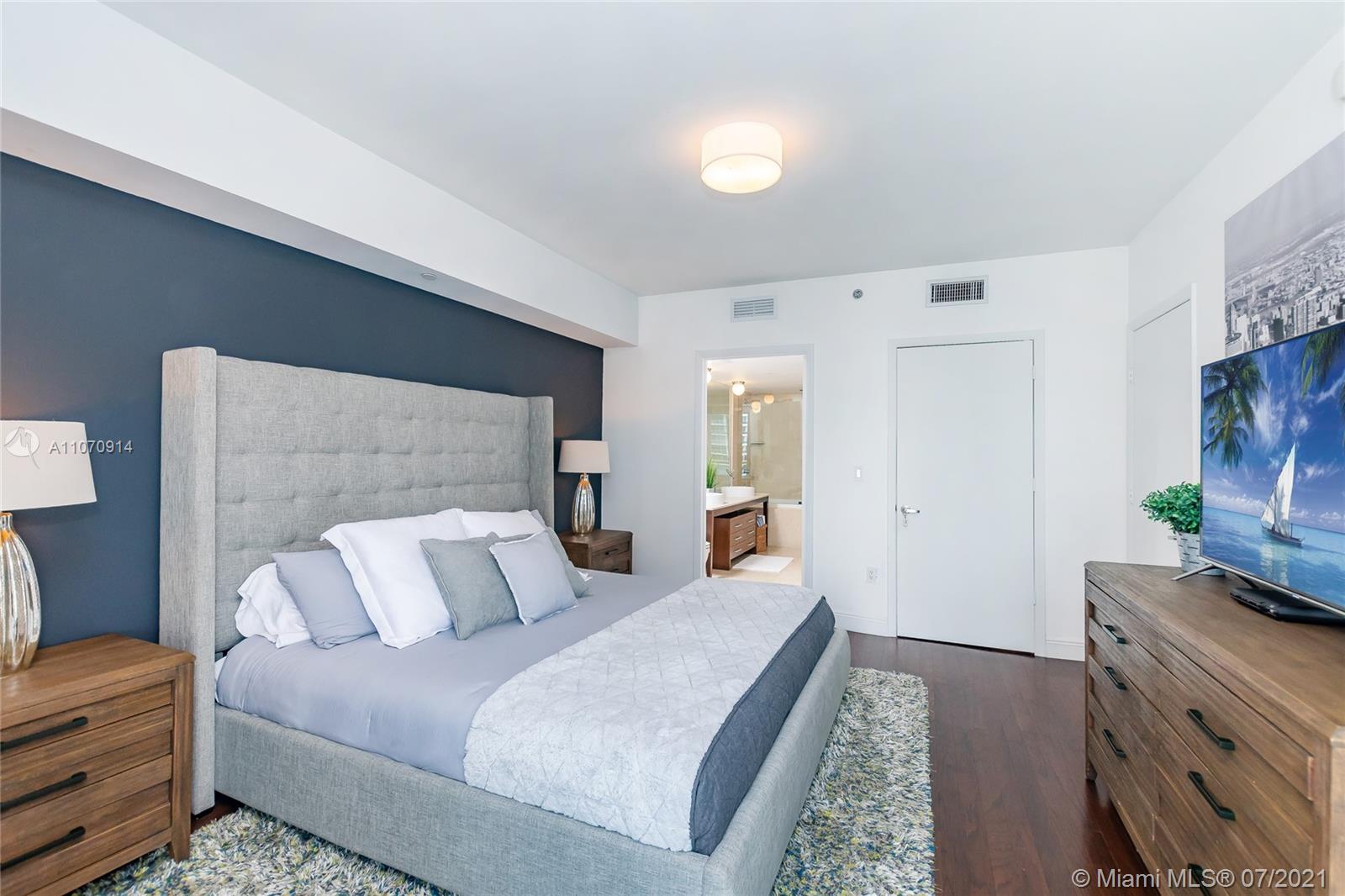 image ICON BRICKELL19