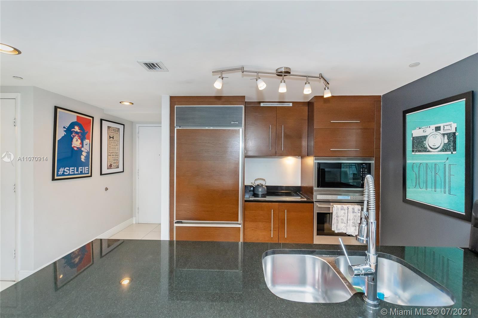 image ICON BRICKELL27