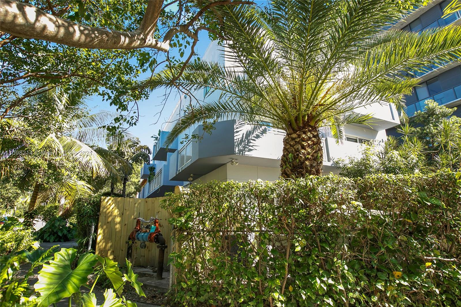 235 SW 17th Rd #104