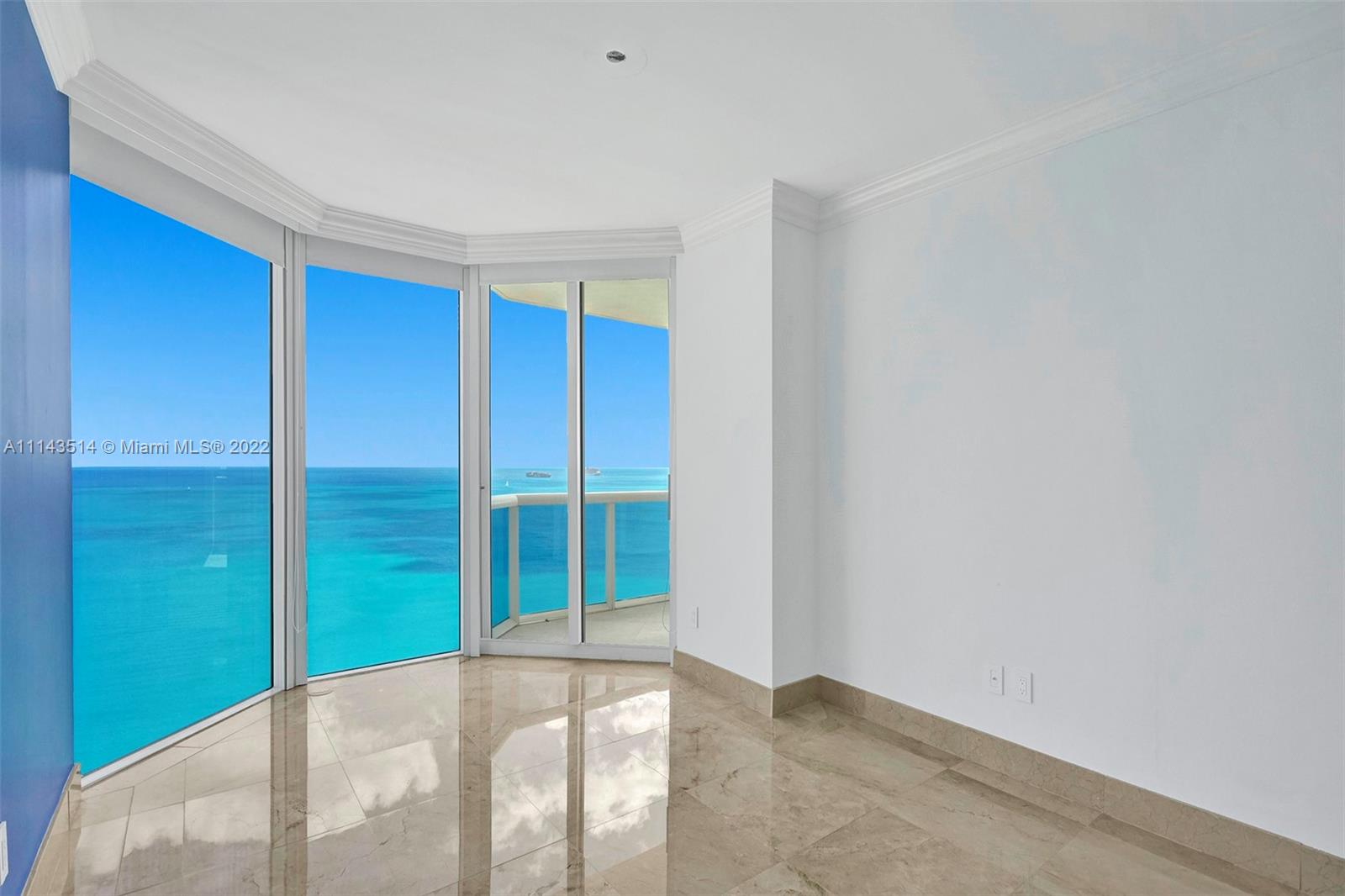 image Blue Diamond28