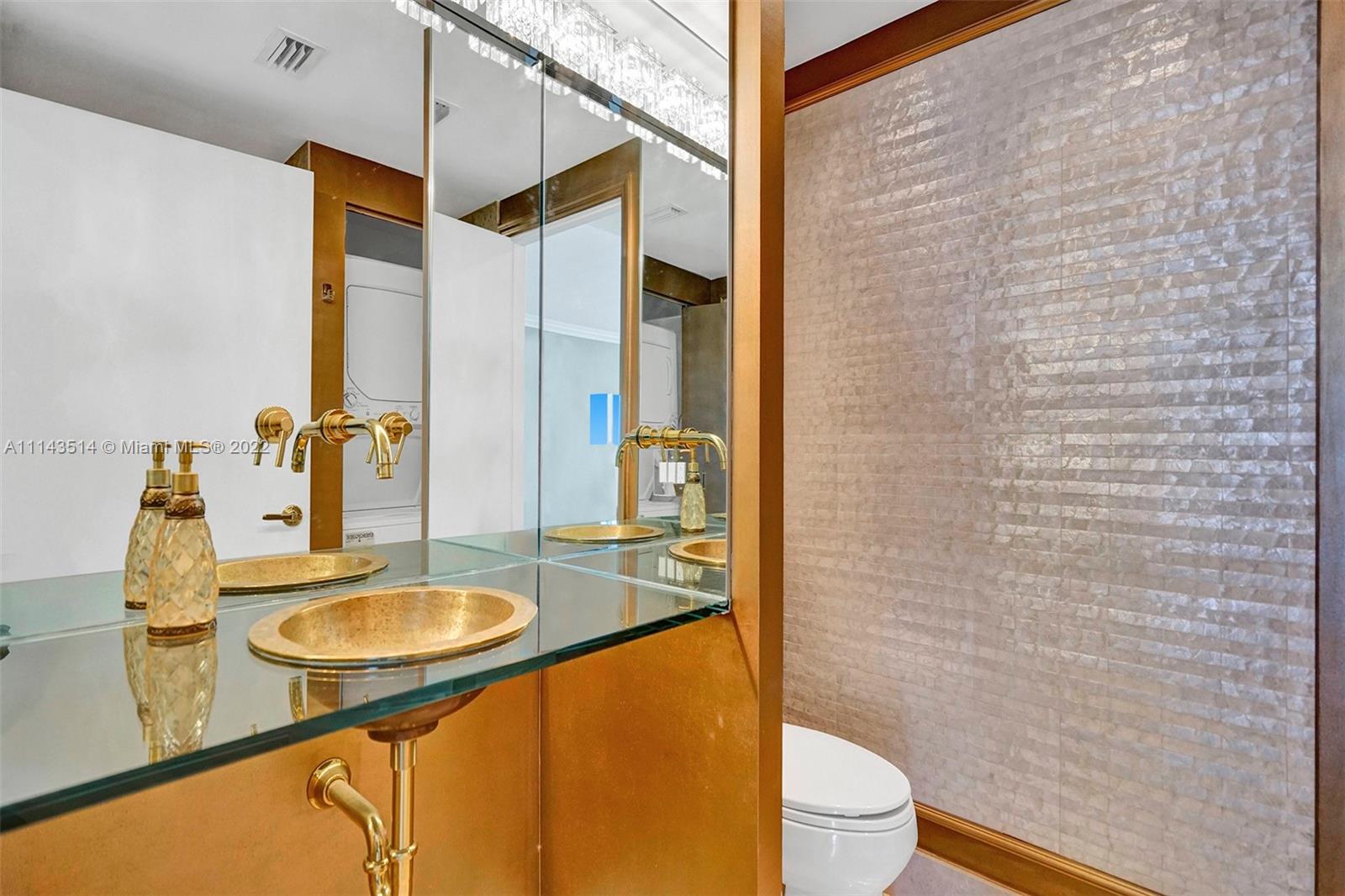 image Blue Diamond37