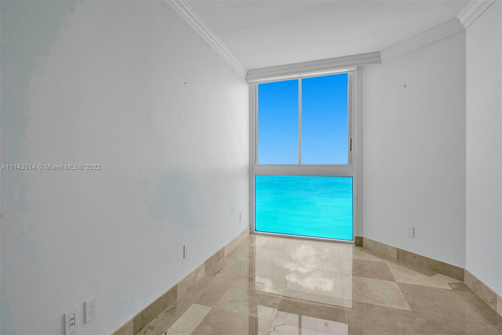 image Blue Diamond57