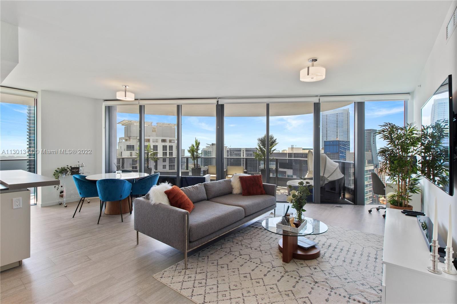 1000 Brickell Plz #4801