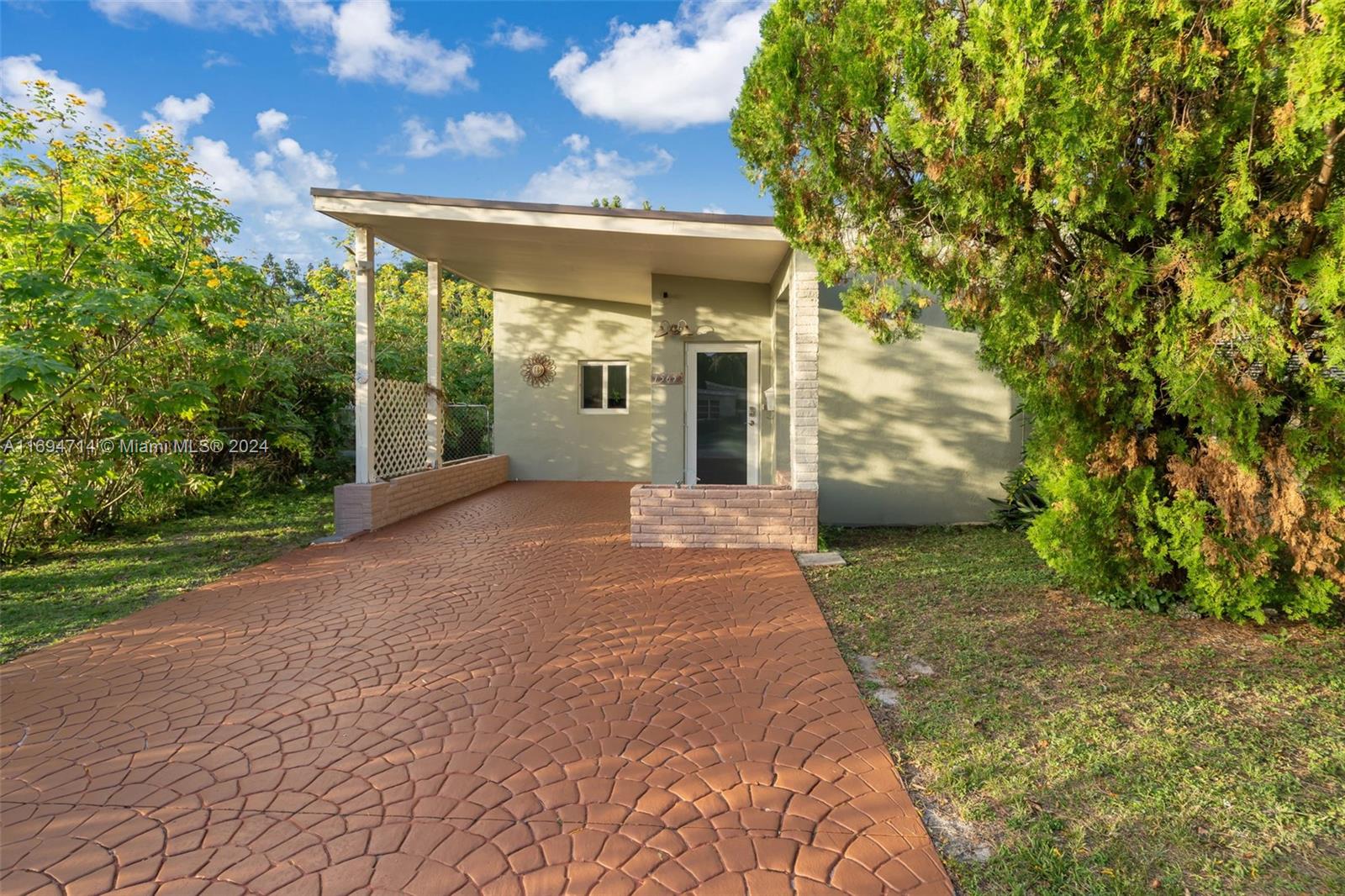 1565 NE 139th St,North Miami, FL 33161