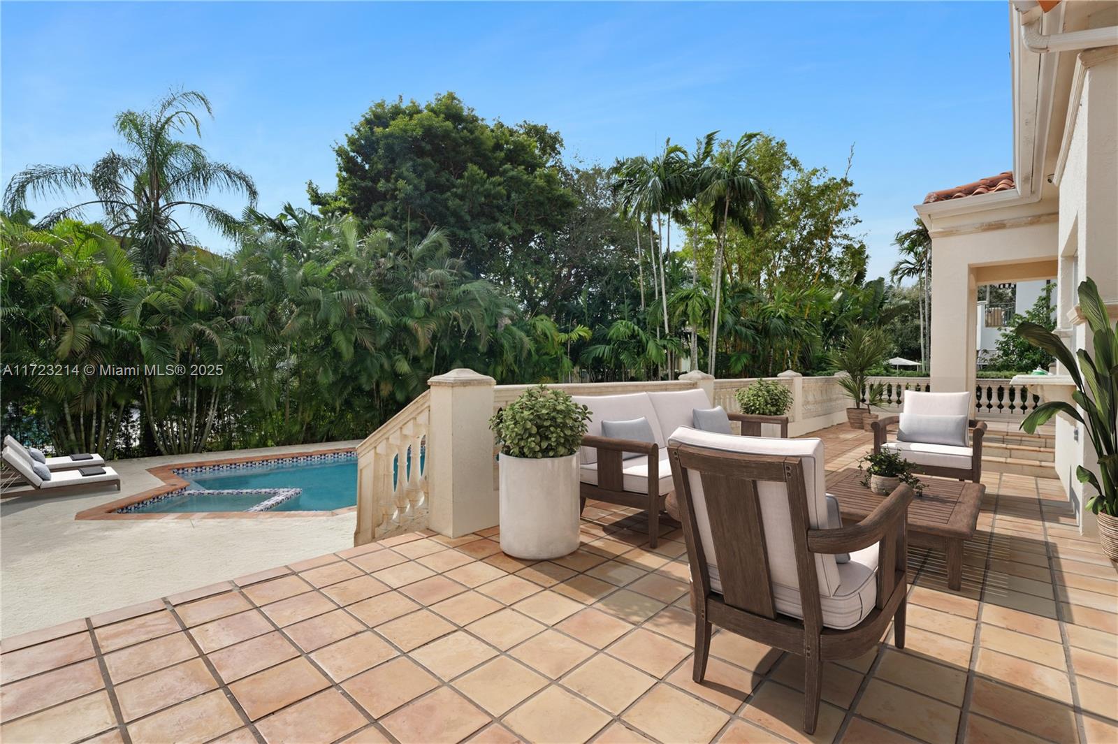 322 Costa Brava Ct Coral Gables, FL 33143 322 Costa Brava Ct Coral Gables, FL 33143