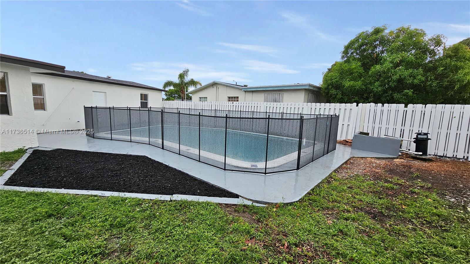 3801 NW 6th St,Lauderhill, FL 33311