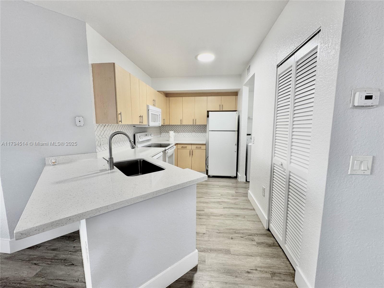 704 Belmont Ln #704,North Lauderdale, FL 33068
