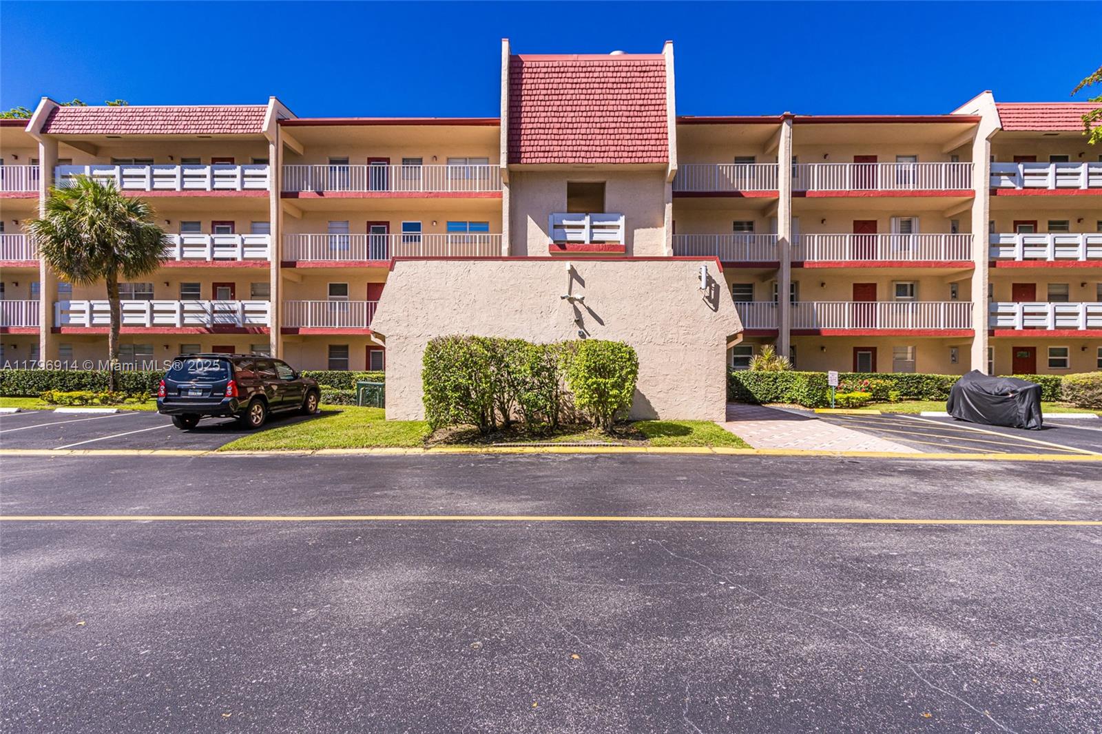 1005 Country Clb Dr #307