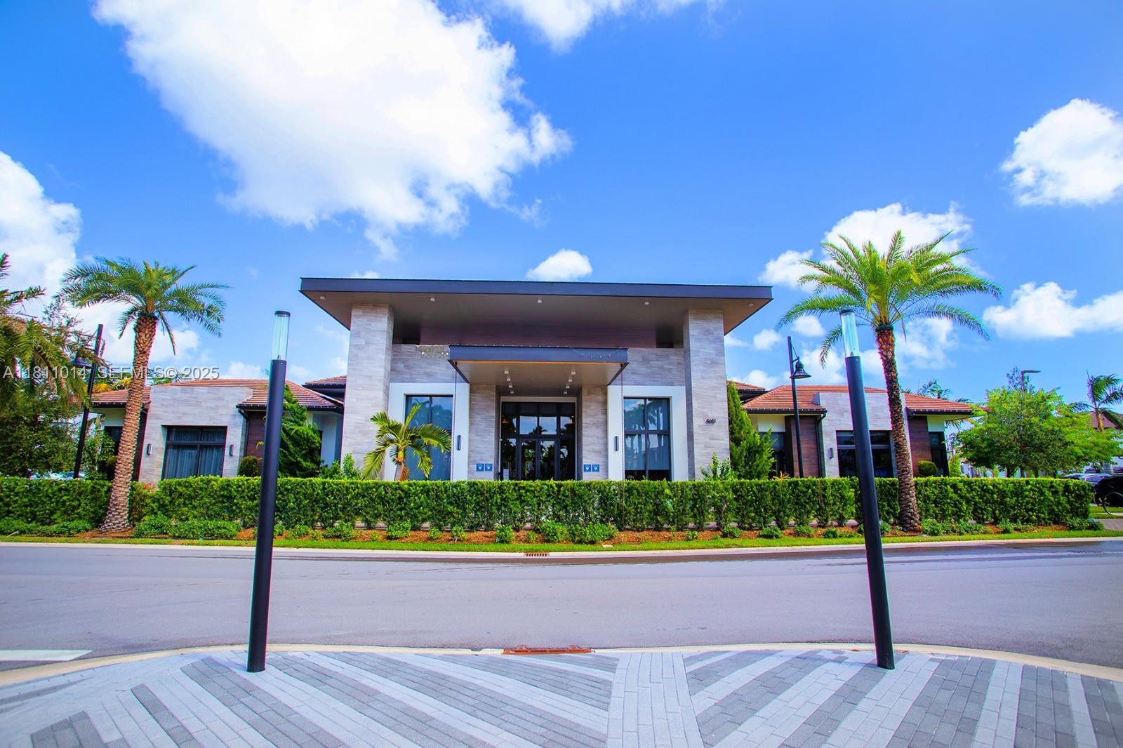 8167 NW 41st St #E-104 Doral, FL 33166