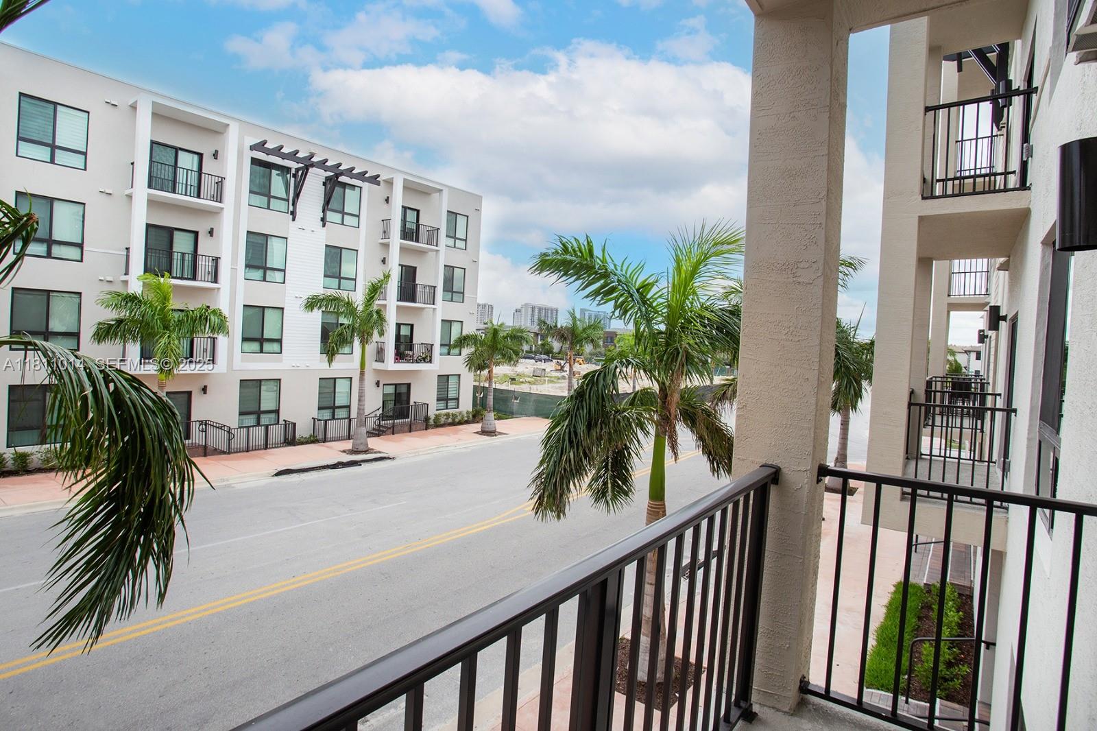 8167 NW 41st St #E-104 Doral, FL 33166