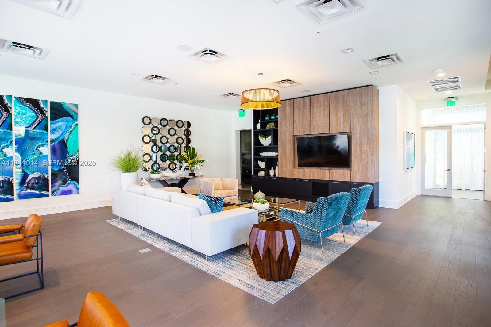 8167 NW 41st St #E-104 Doral, FL 33166