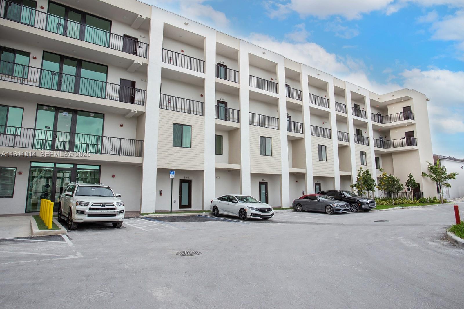 8167 NW 41st St #E-104 Doral, FL 33166