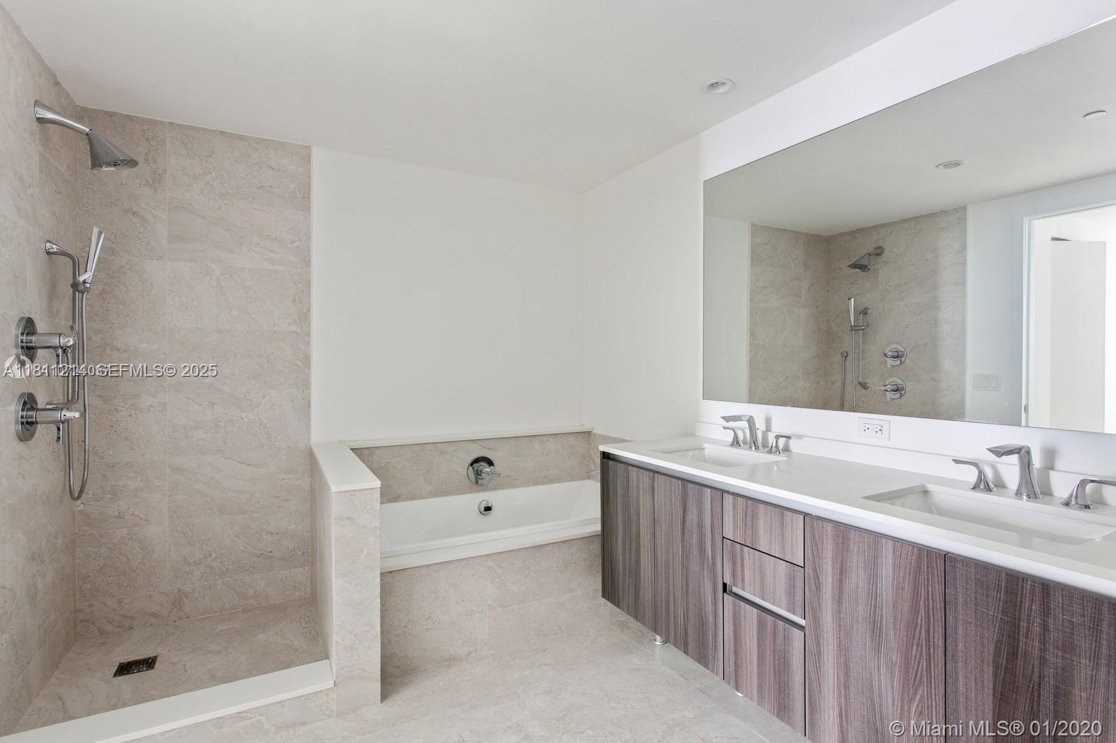 image Aria on the Bay9