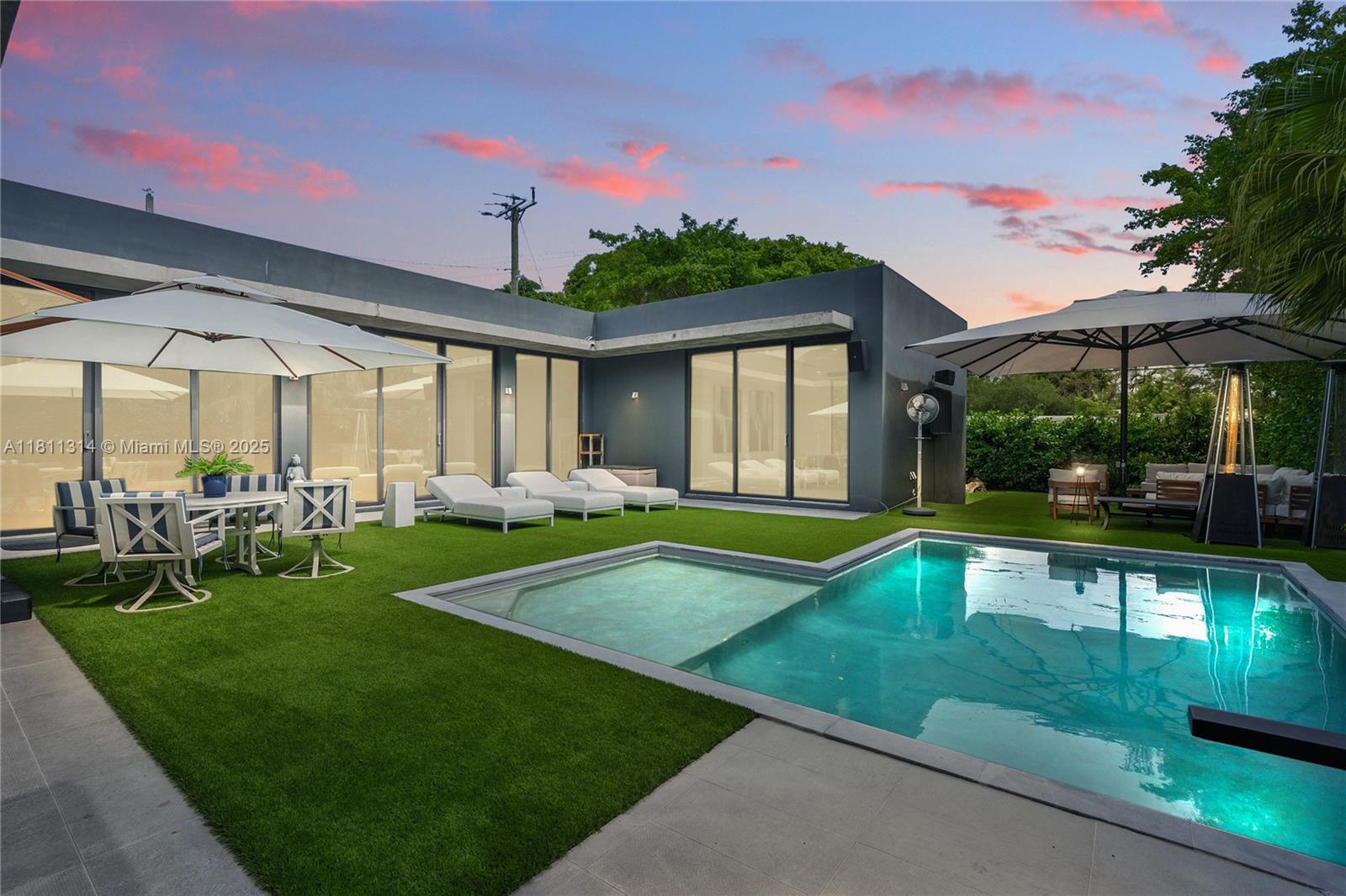 1845 NE 124th St North Miami, FL 33181