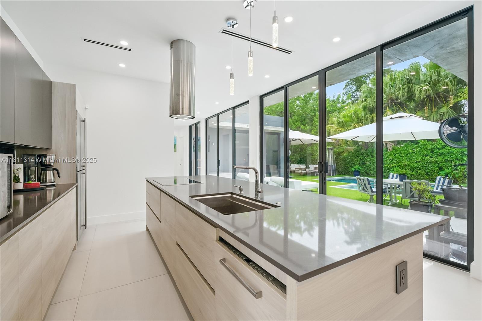 1845 NE 124th St North Miami, FL 33181