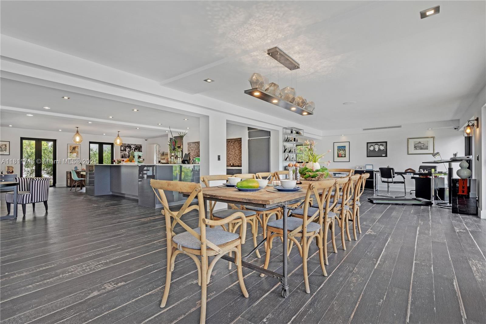 1601 Diplomat Pkwy Hollywood, FL 33019