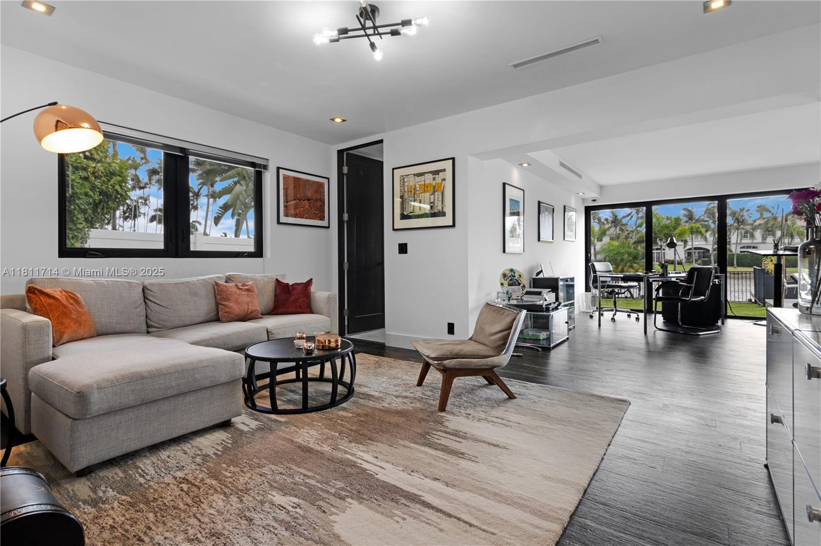 1601 Diplomat Pkwy Hollywood, FL 33019