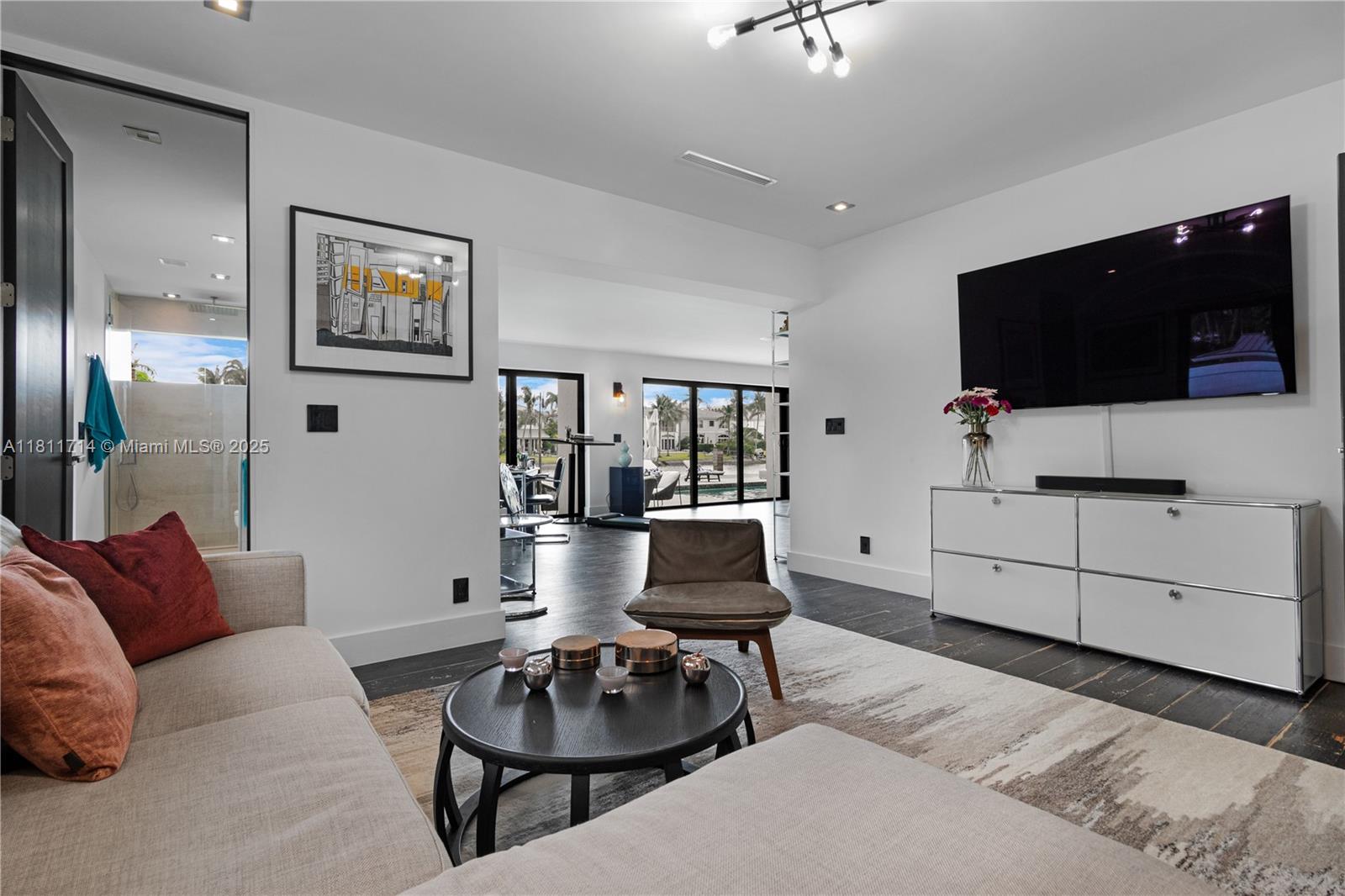 1601 Diplomat Pkwy Hollywood, FL 33019