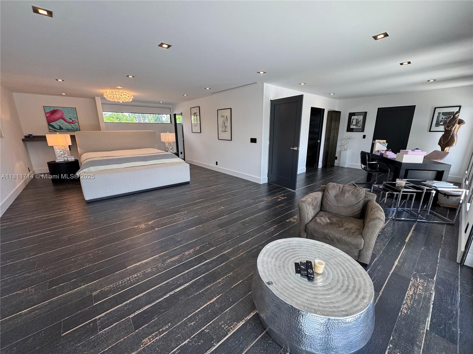 1601 Diplomat Pkwy Hollywood, FL 33019