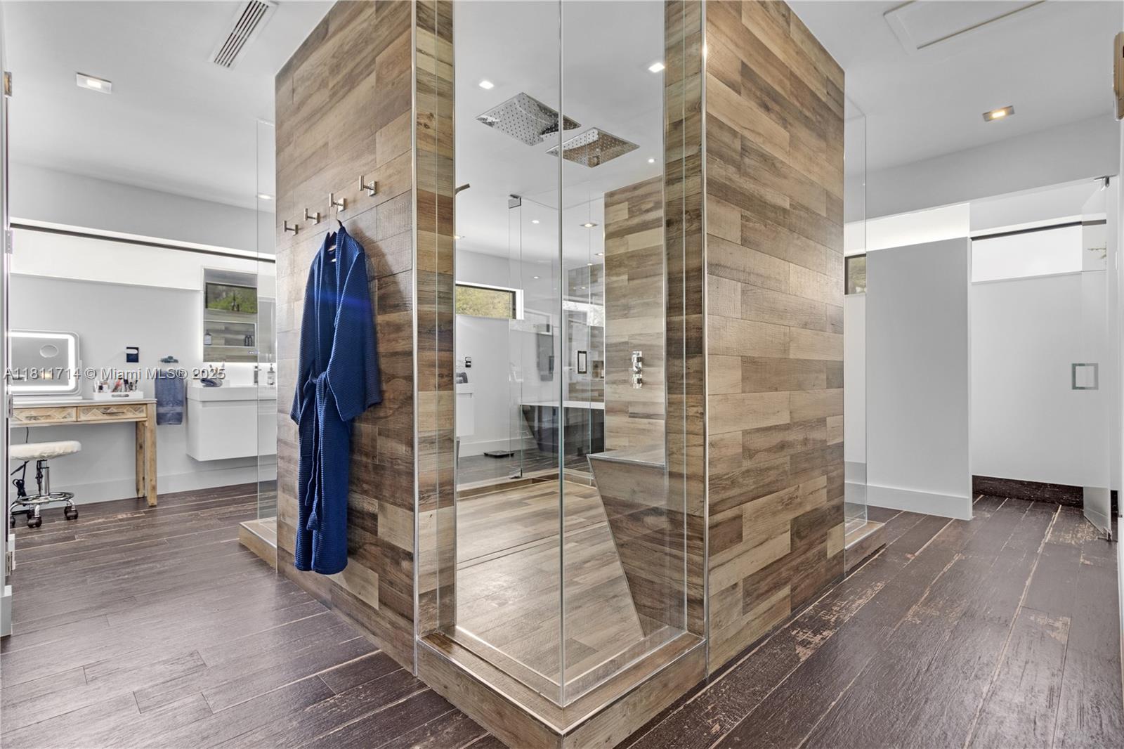 1601 Diplomat Pkwy Hollywood, FL 33019