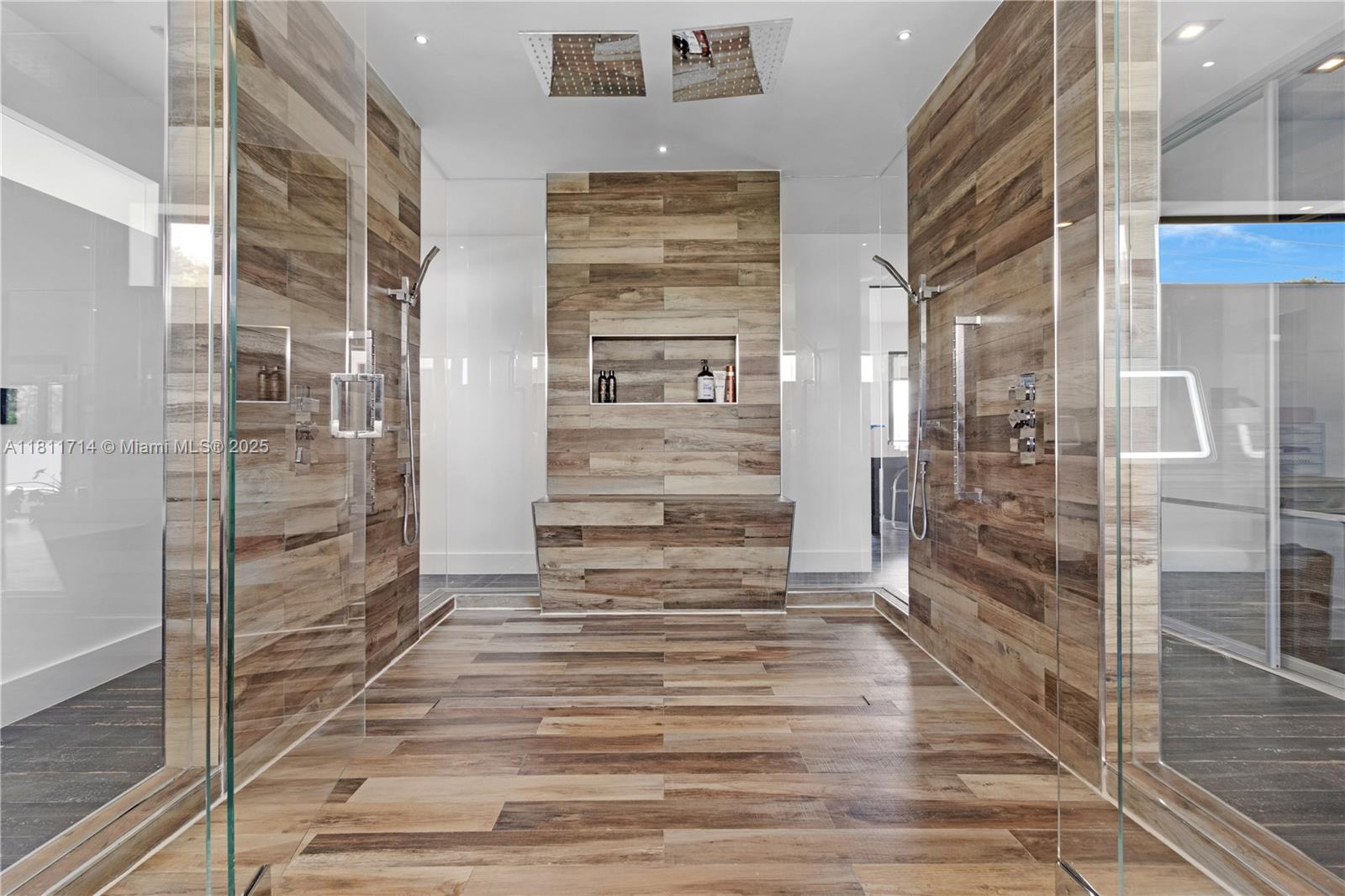 1601 Diplomat Pkwy Hollywood, FL 33019