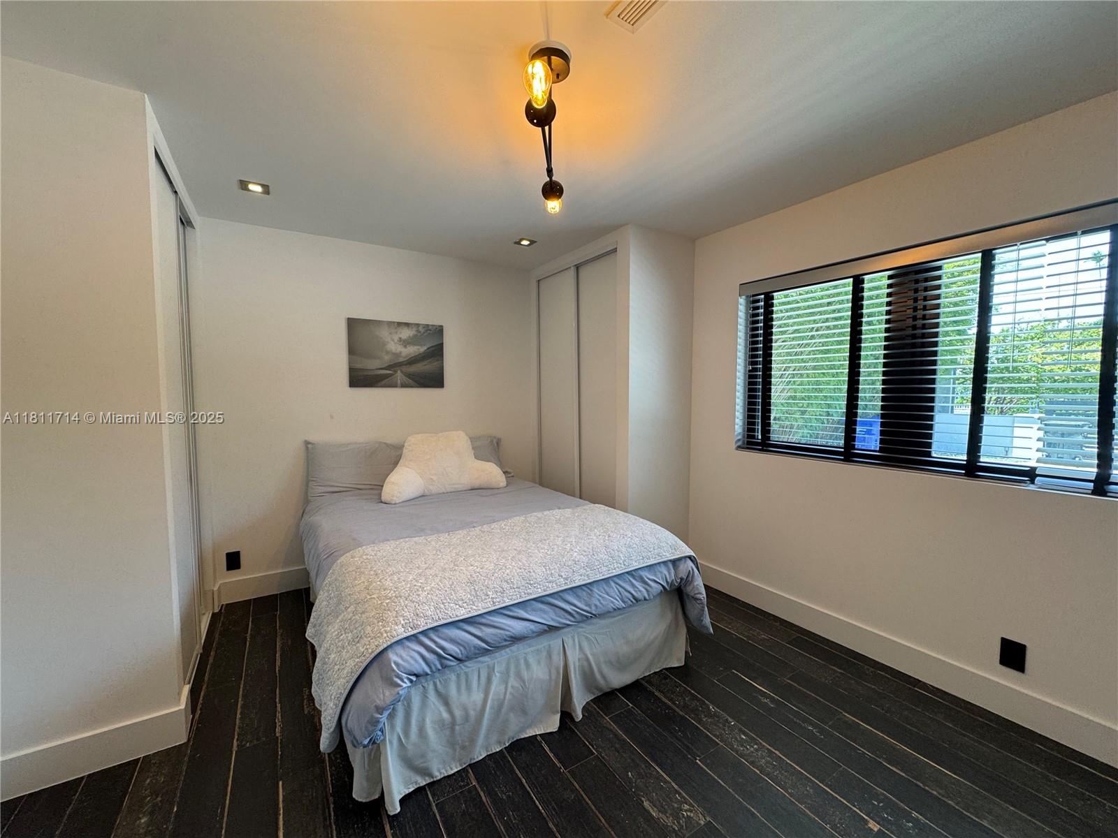 1601 Diplomat Pkwy Hollywood, FL 33019