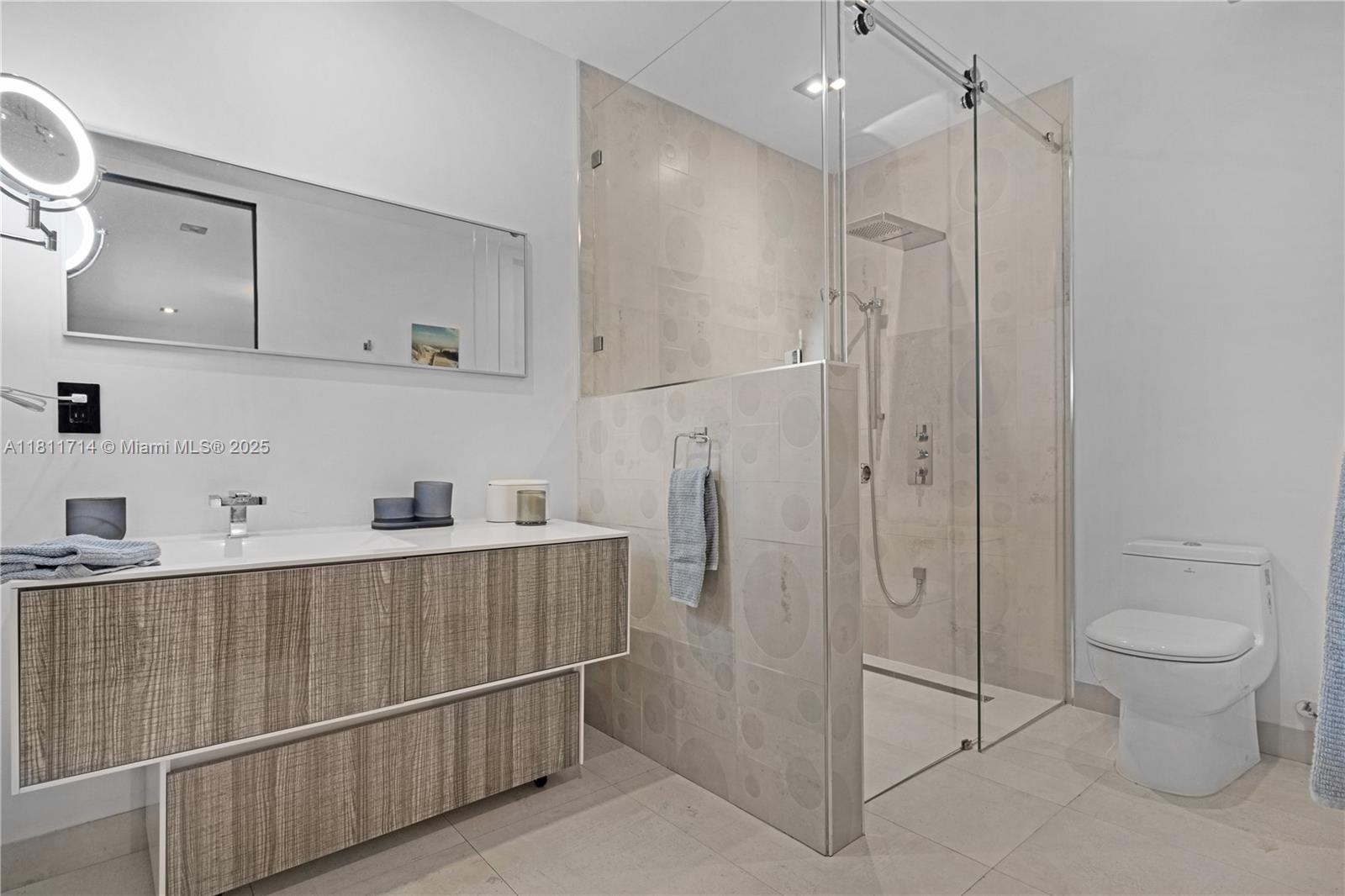 1601 Diplomat Pkwy Hollywood, FL 33019