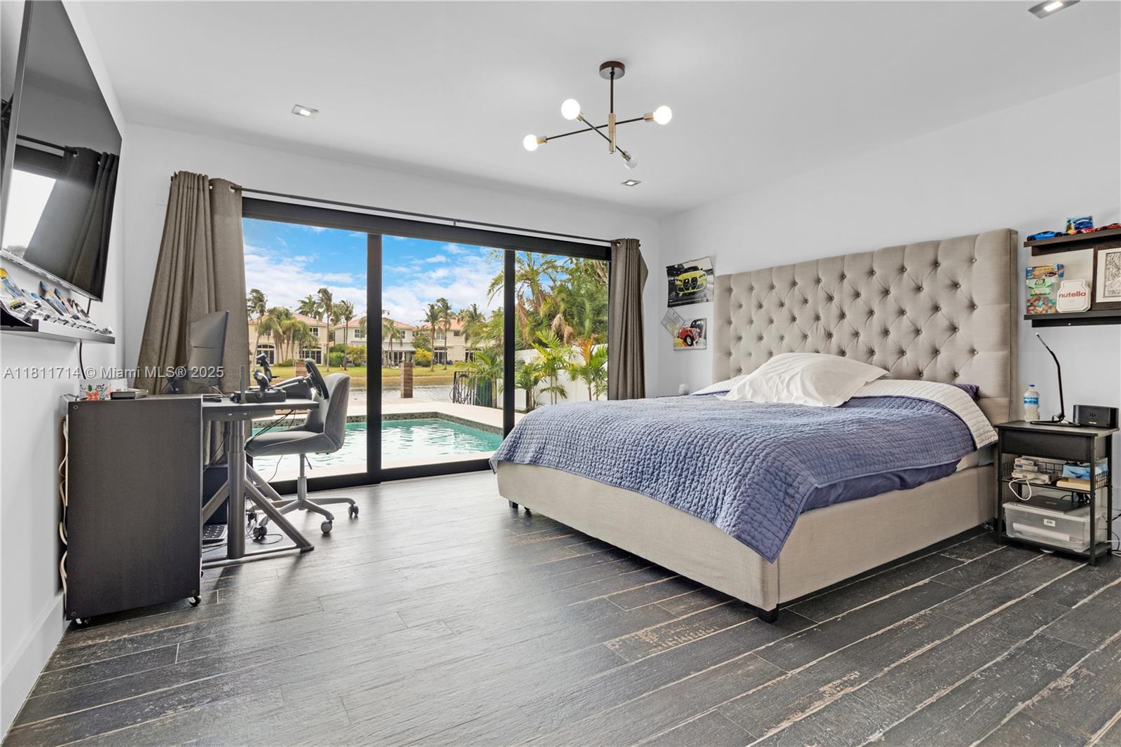 1601 Diplomat Pkwy Hollywood, FL 33019