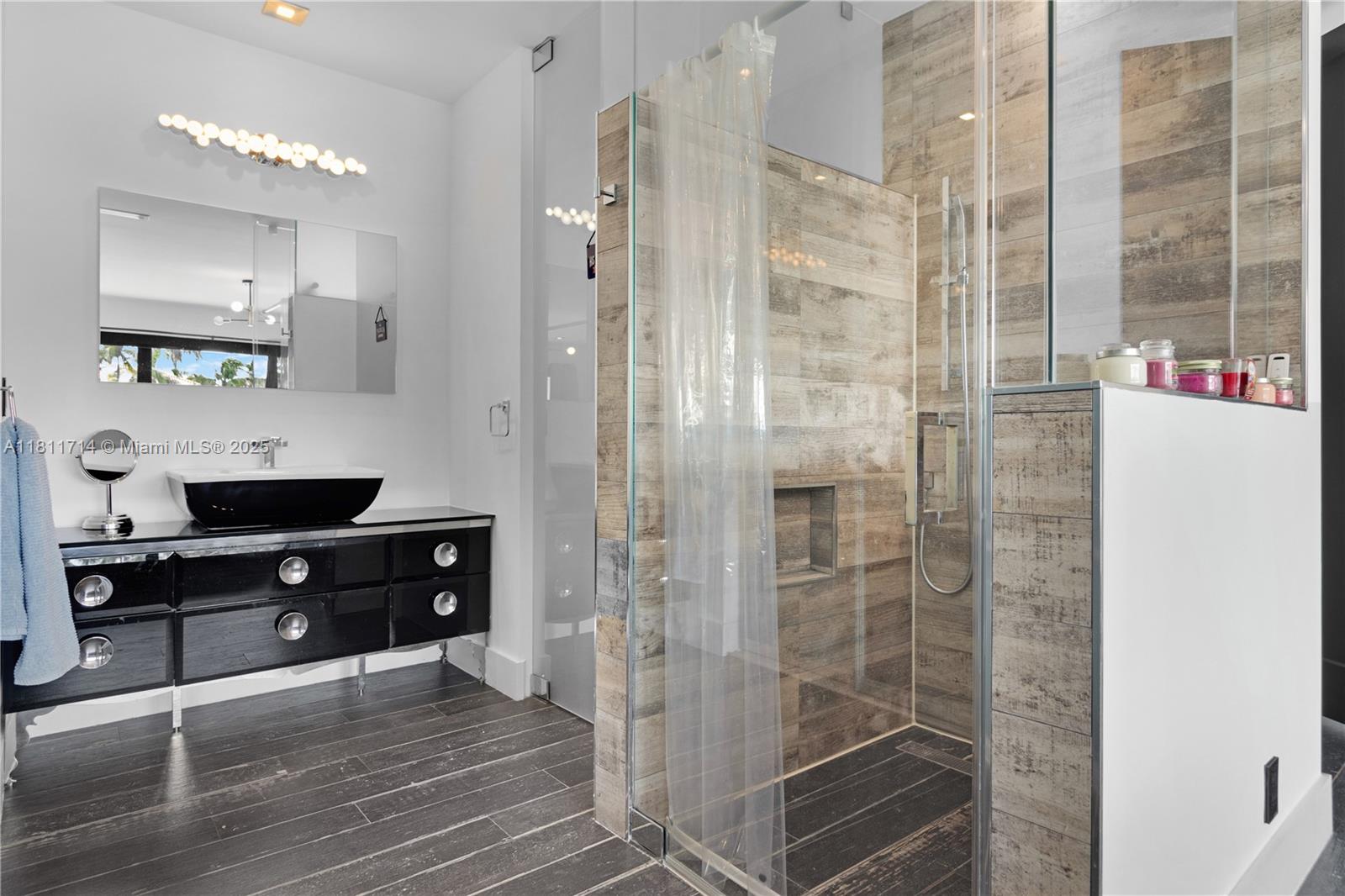 1601 Diplomat Pkwy Hollywood, FL 33019