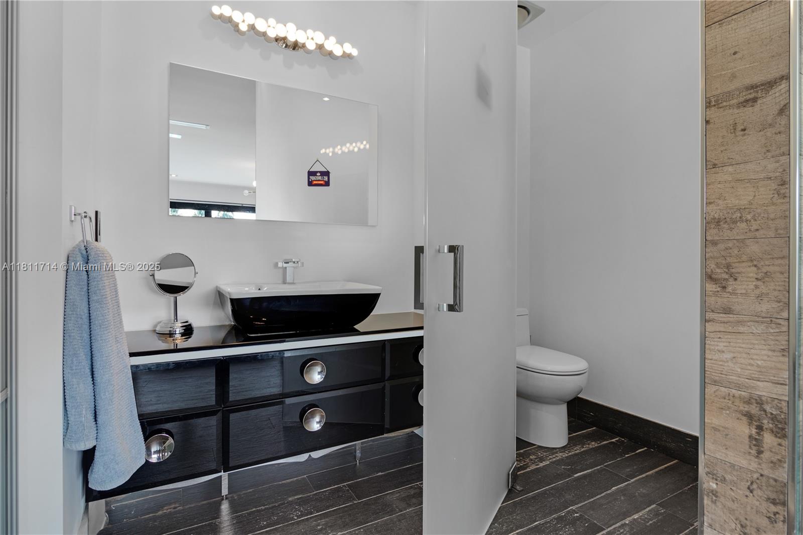 1601 Diplomat Pkwy Hollywood, FL 33019