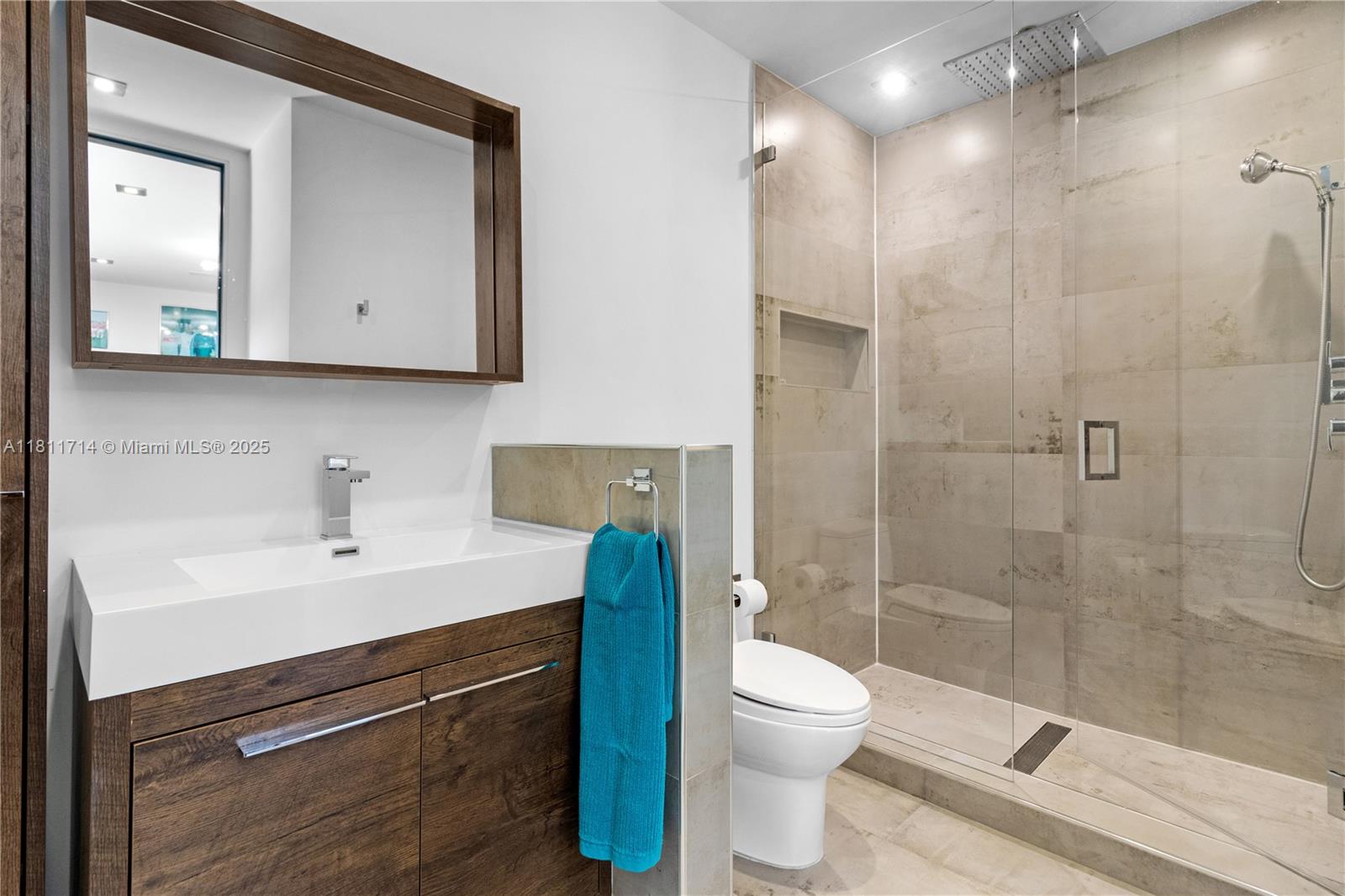 1601 Diplomat Pkwy Hollywood, FL 33019