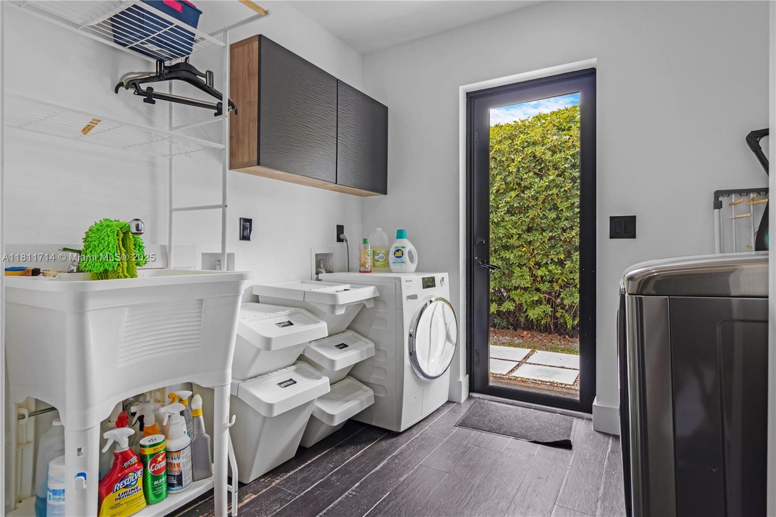 1601 Diplomat Pkwy Hollywood, FL 33019