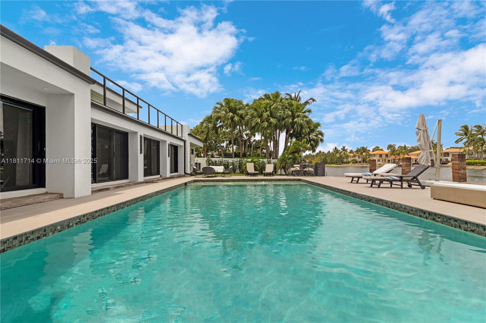 1601 Diplomat Pkwy Hollywood, FL 33019