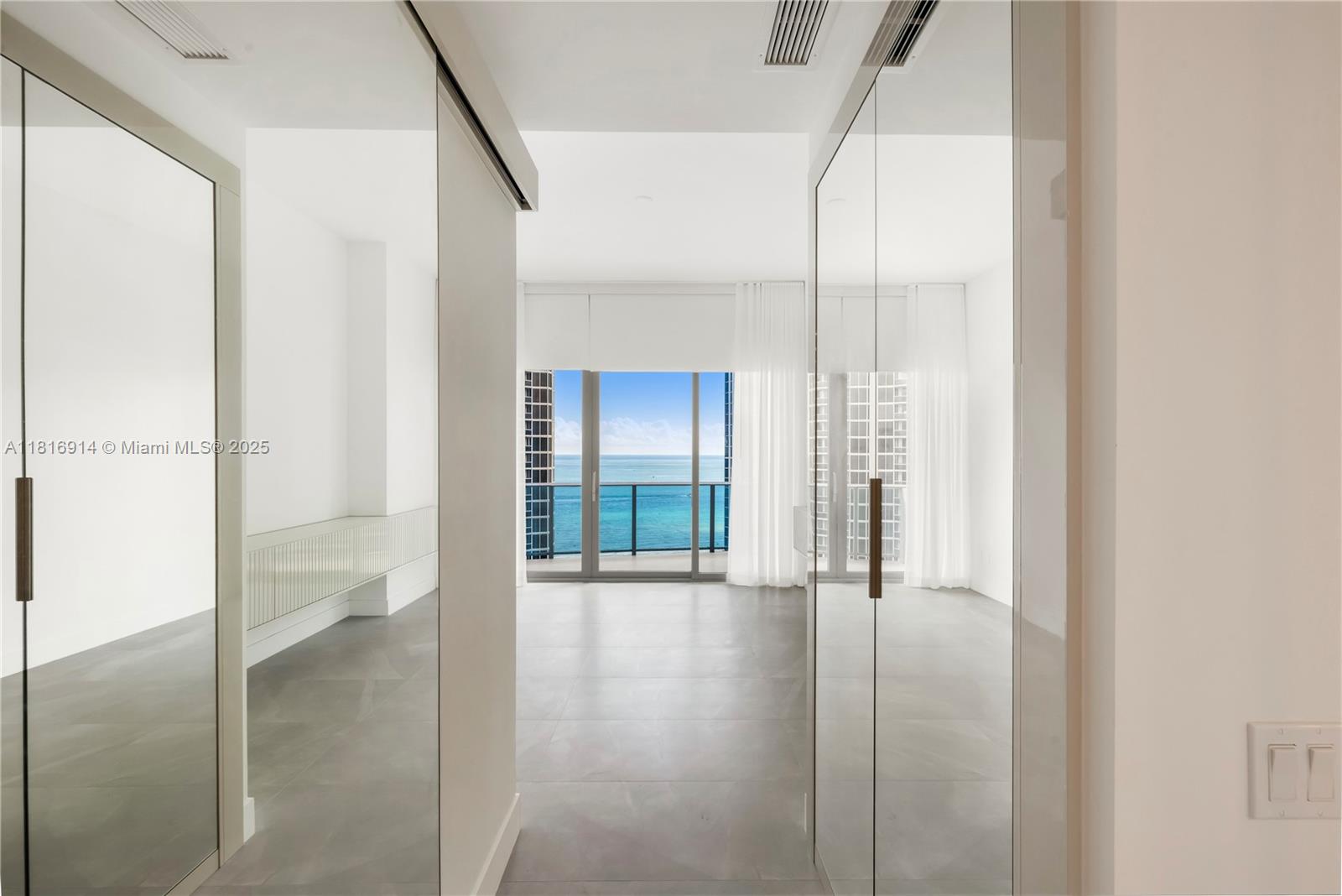 image Aurora Sunny Isles10