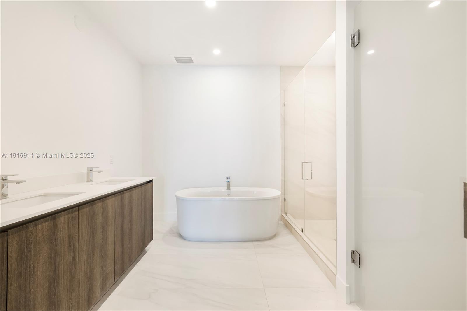image Aurora Sunny Isles14