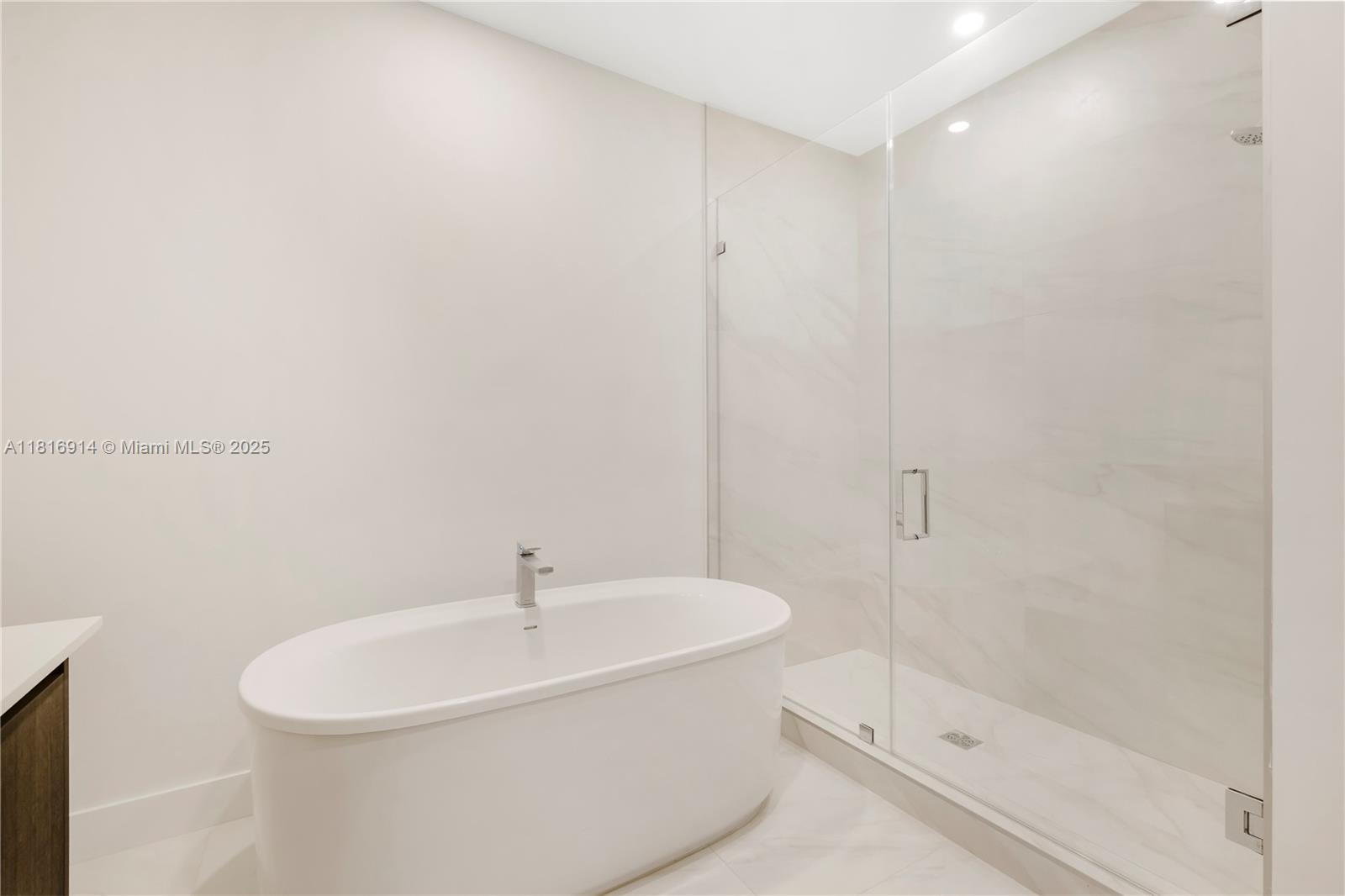 image Aurora Sunny Isles15