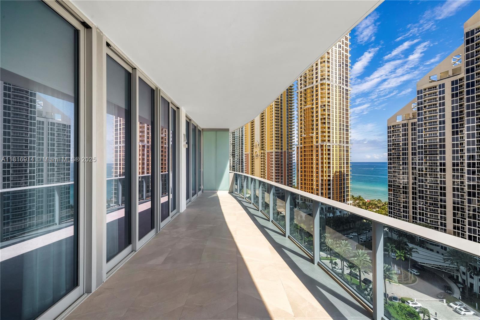 image Aurora Sunny Isles1