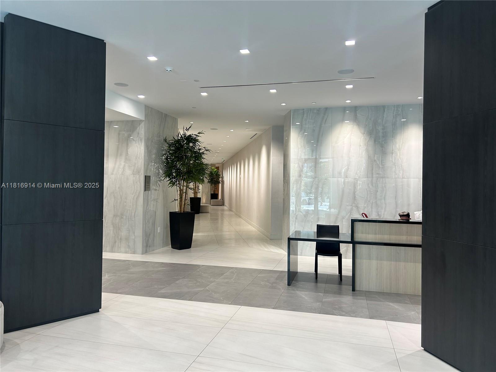 image Aurora Sunny Isles20