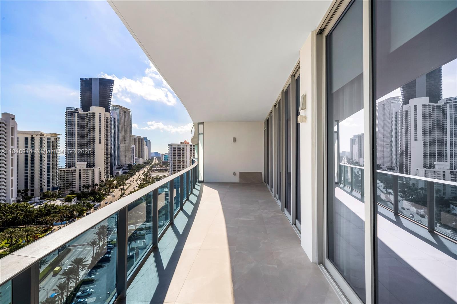 image Aurora Sunny Isles2