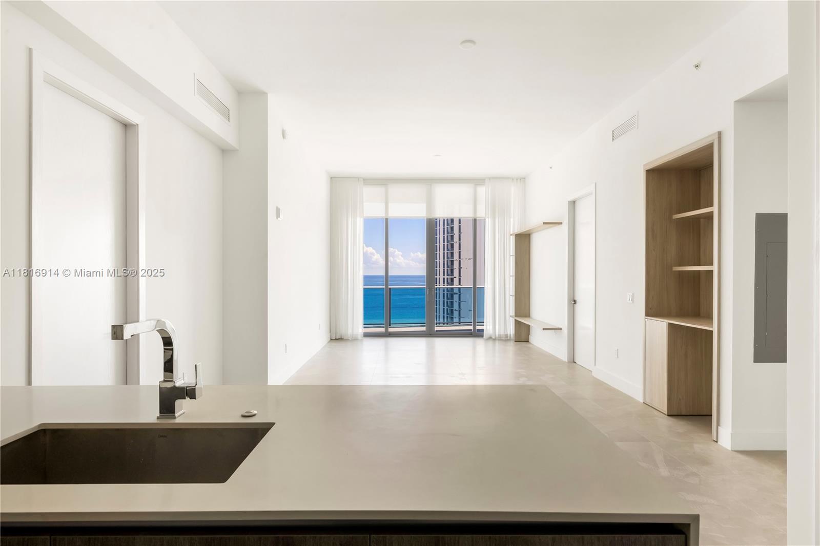 image Aurora Sunny Isles4