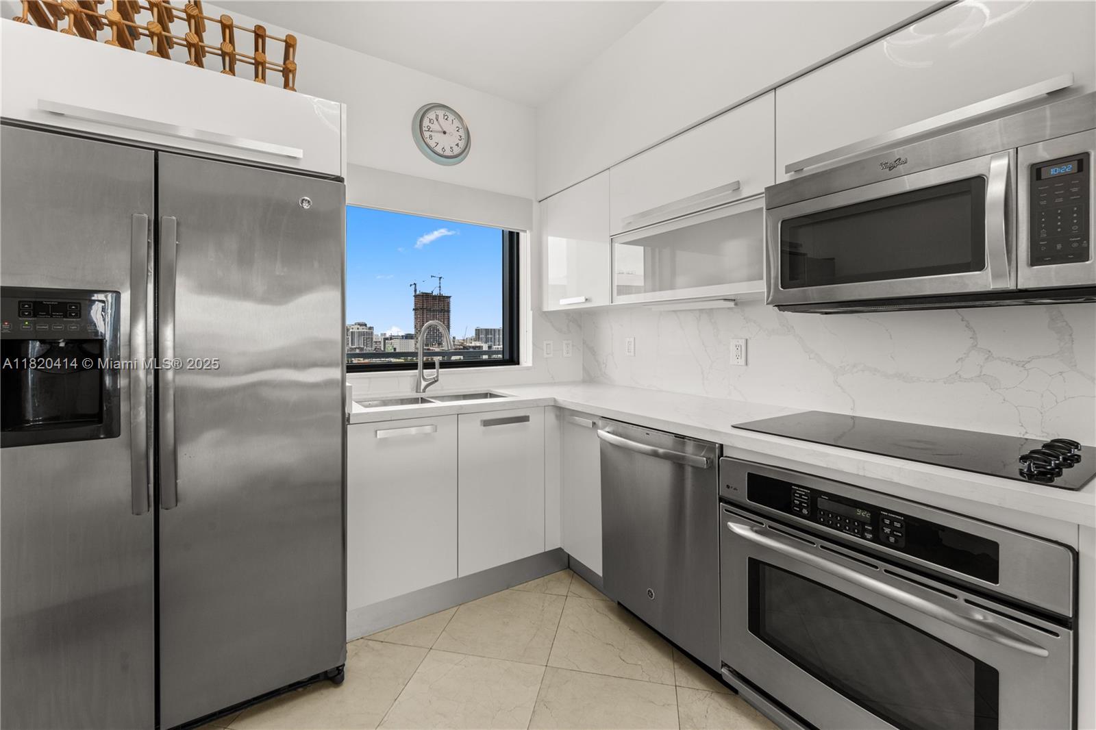 image Blue Condo11