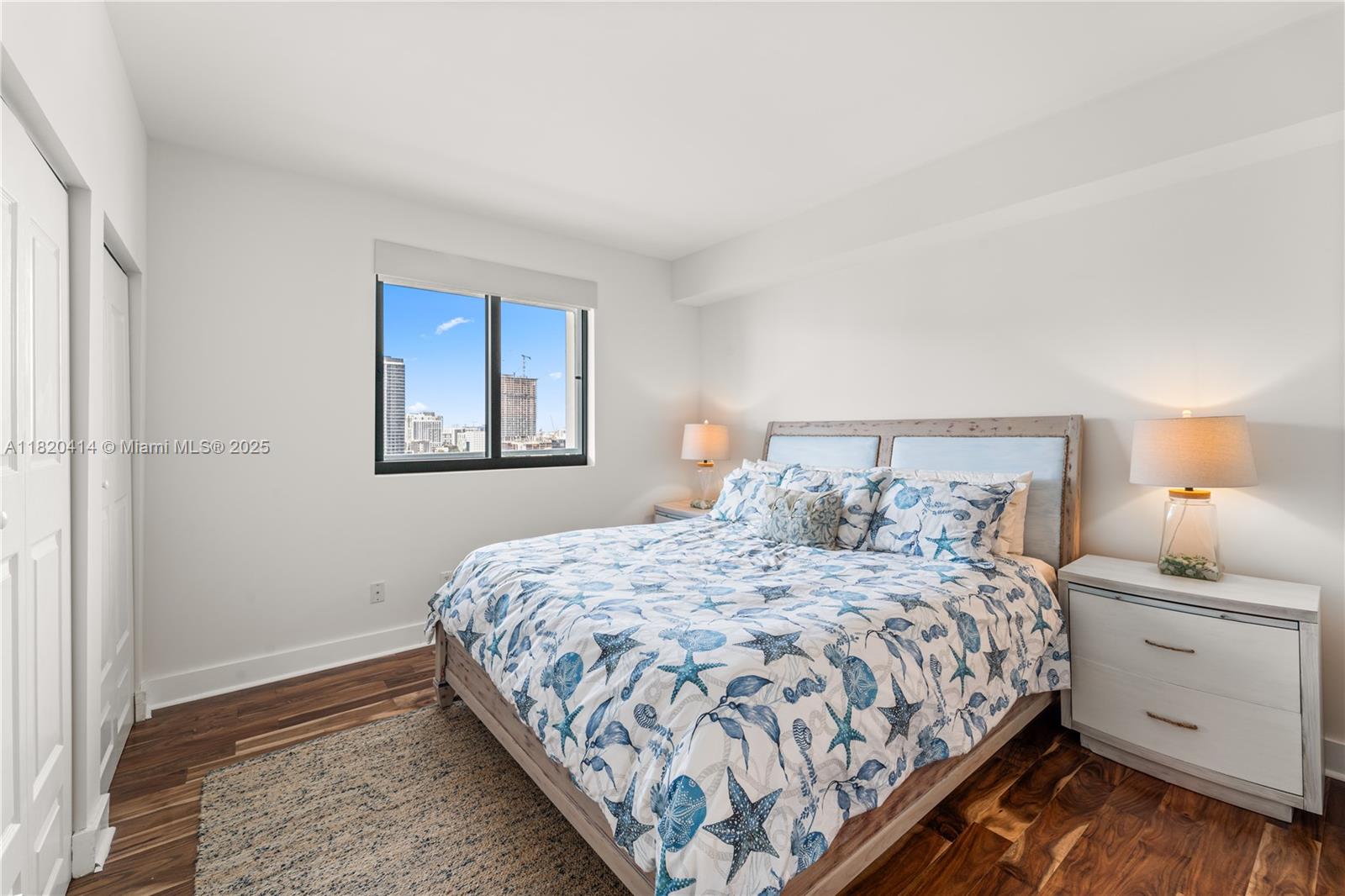 image Blue Condo18