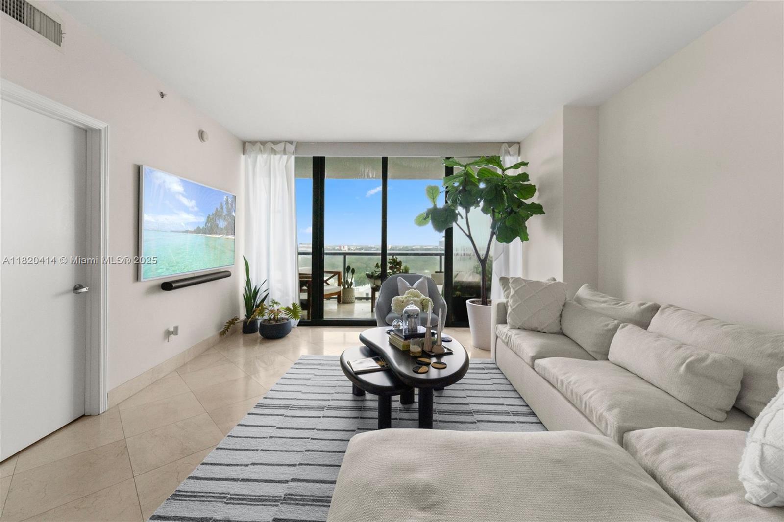image Blue Condo6