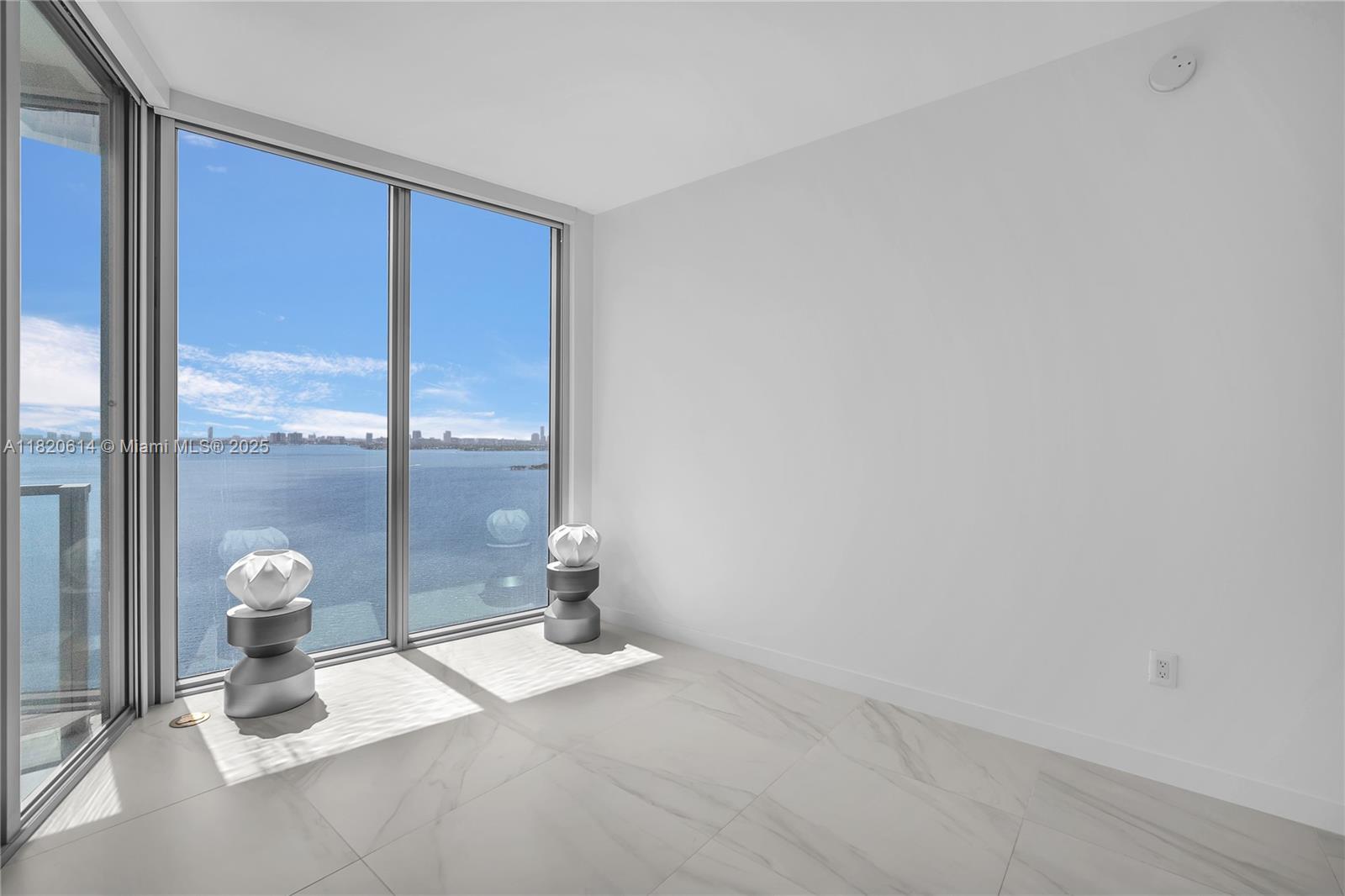 image Biscayne Beach2