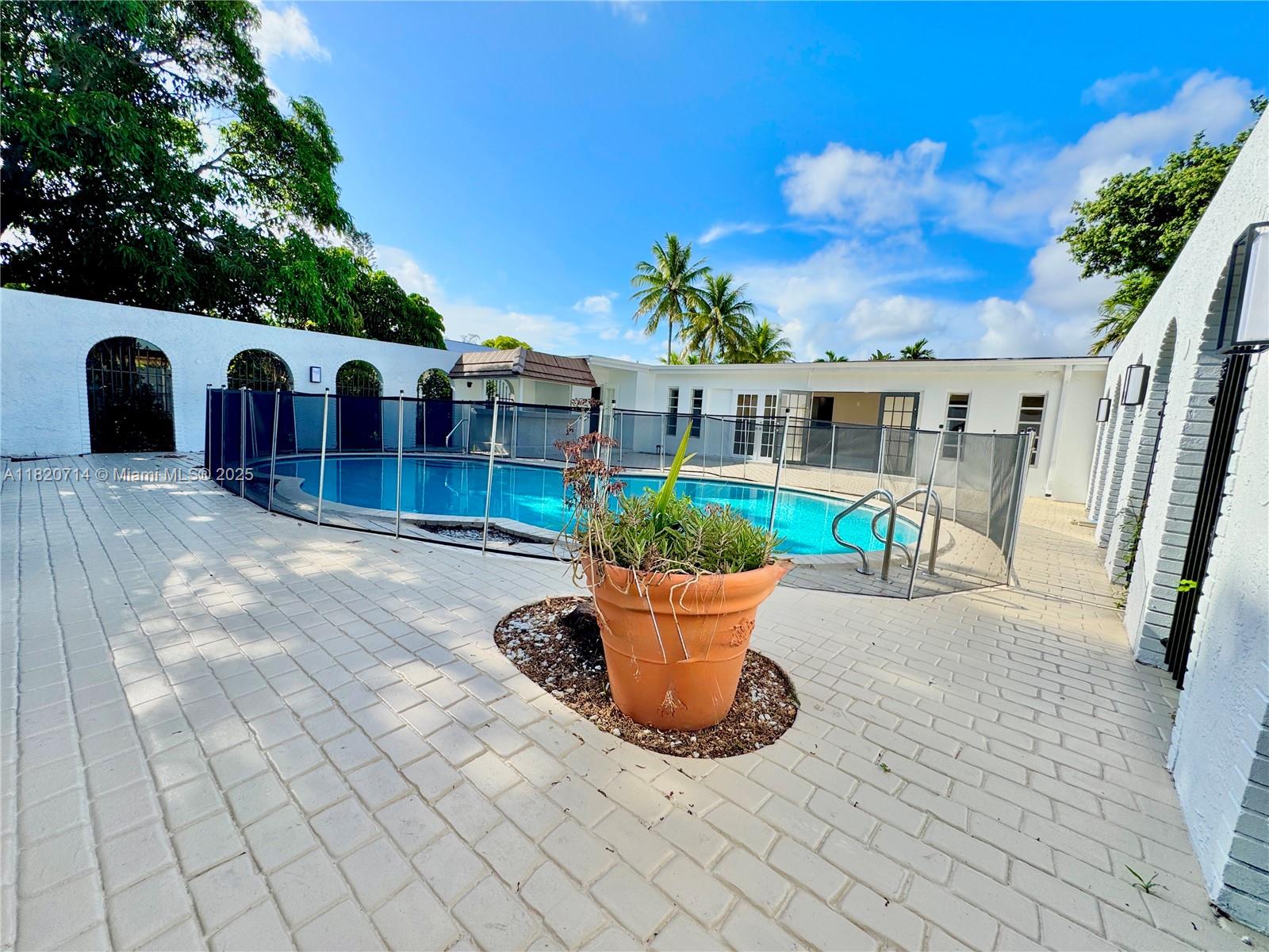 4905 Harrison St,Hollywood, FL 33021