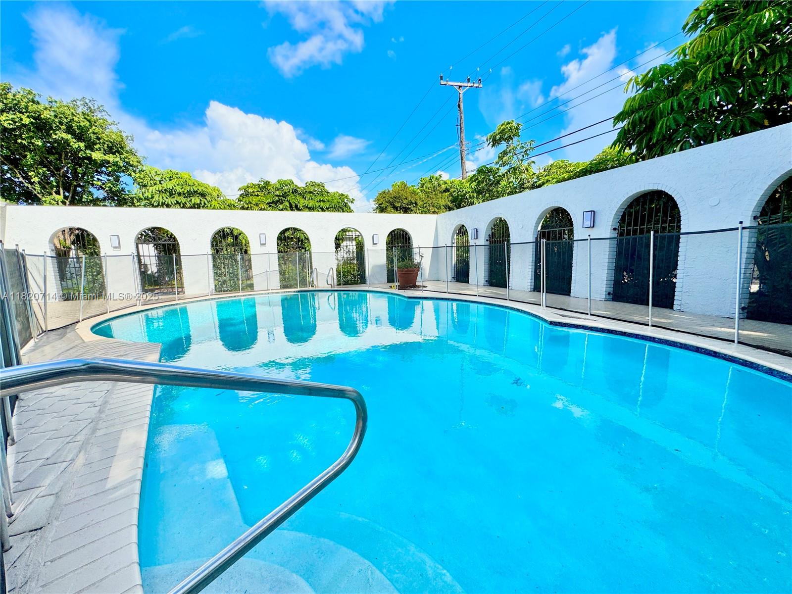 4905 Harrison St,Hollywood, FL 33021